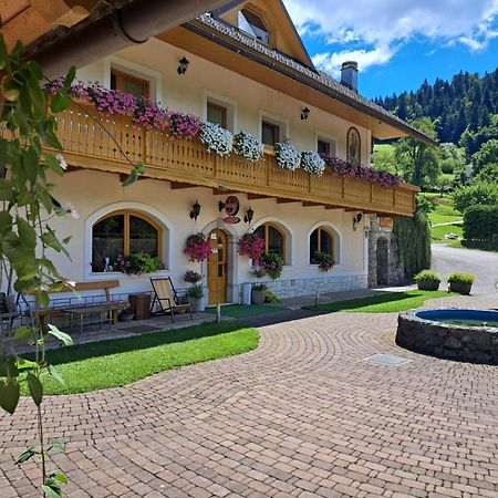 Guest House Kveder Skofja Loka ภายนอก รูปภาพ