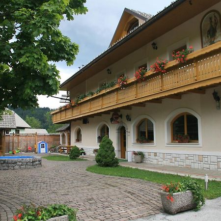 Guest House Kveder Skofja Loka ภายนอก รูปภาพ