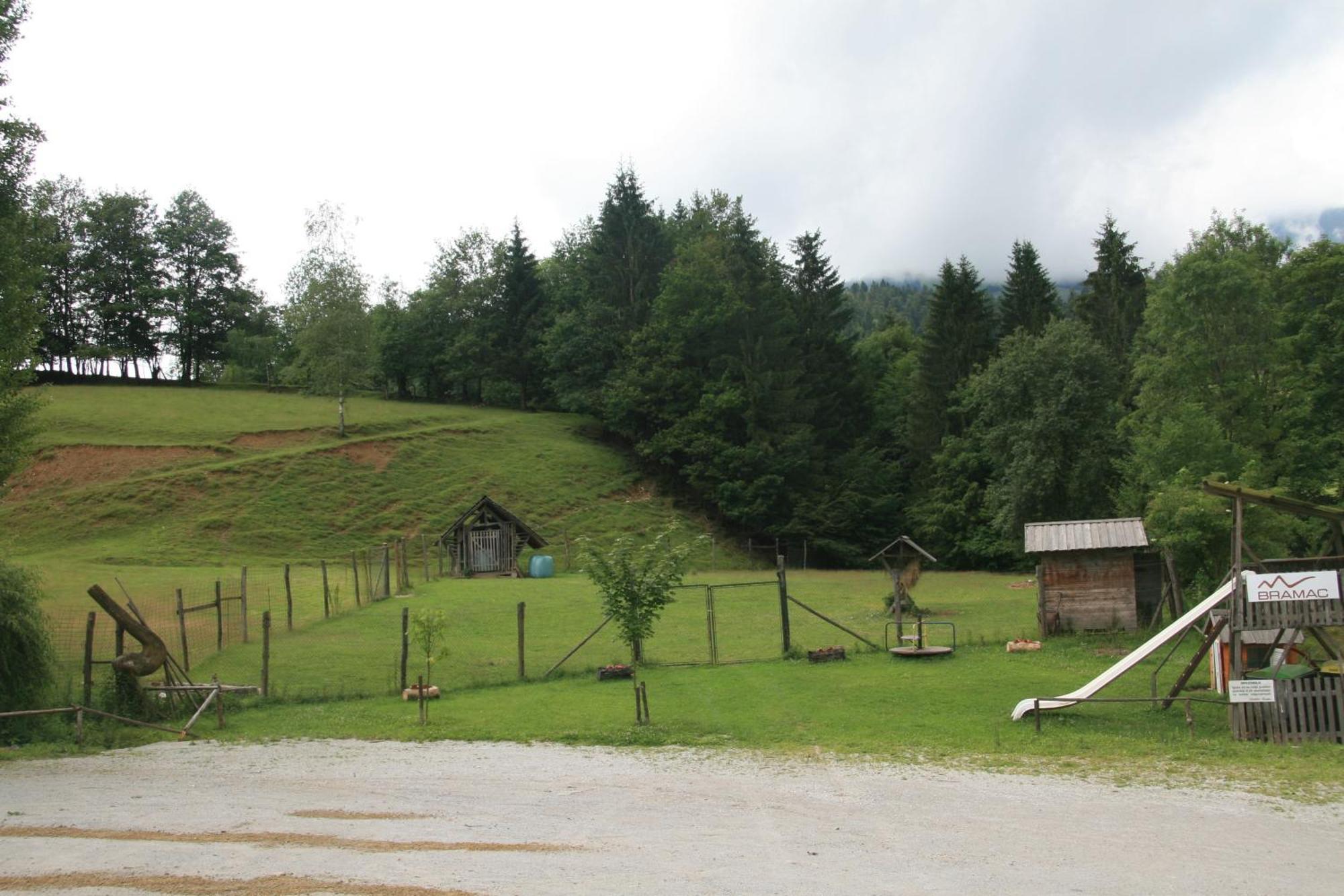 Guest House Kveder Skofja Loka ภายนอก รูปภาพ