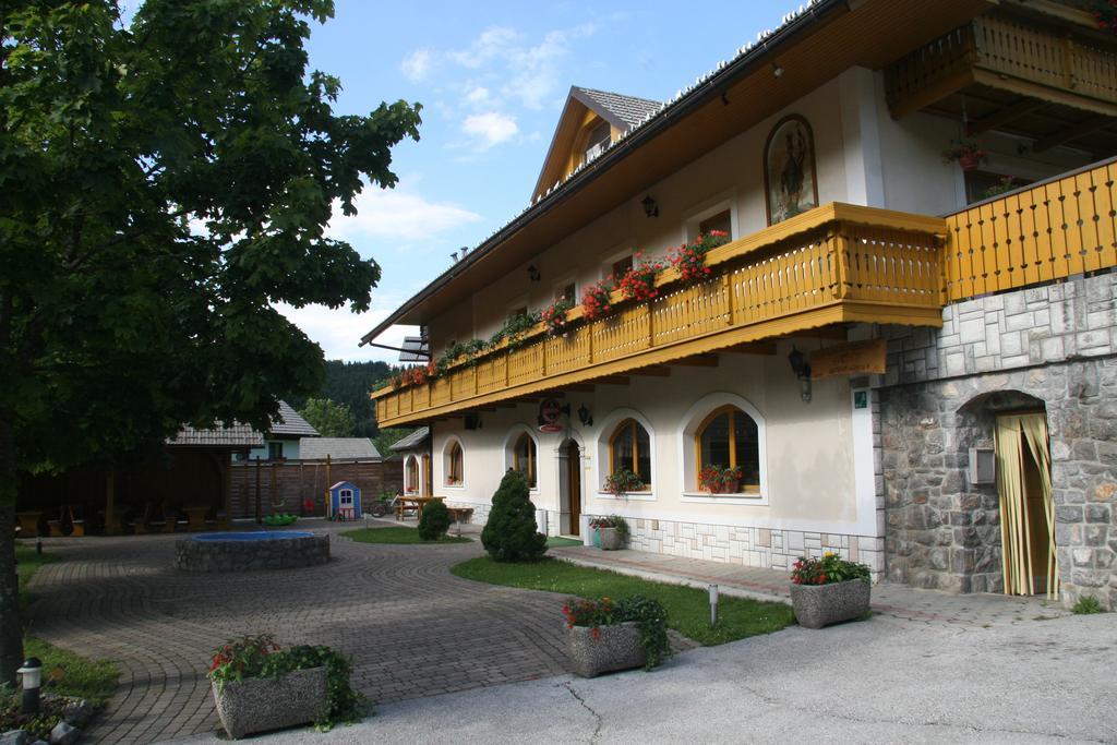 Guest House Kveder Skofja Loka ภายนอก รูปภาพ