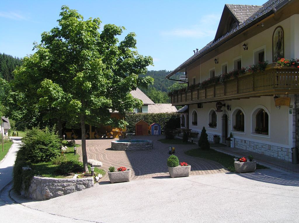 Guest House Kveder Skofja Loka ภายนอก รูปภาพ
