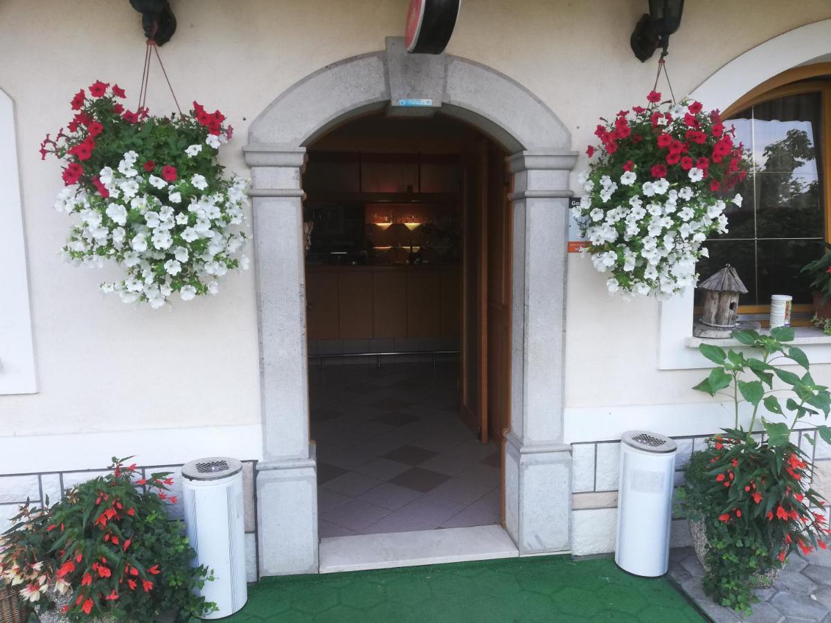 Guest House Kveder Skofja Loka ภายนอก รูปภาพ