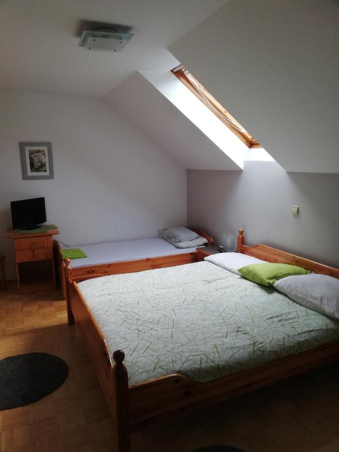 Guest House Kveder Skofja Loka ภายนอก รูปภาพ