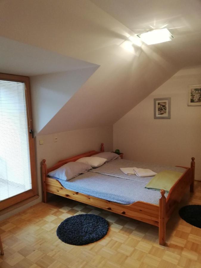 Guest House Kveder Skofja Loka ภายนอก รูปภาพ